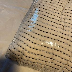 I bought this for my daughter, thinking she would like it but she does not.